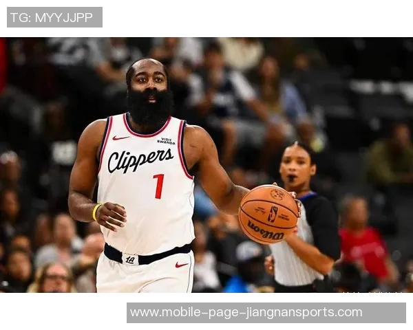 哈登称赞大洛防守助力球队四连胜强调攻防相辅相成的重要性